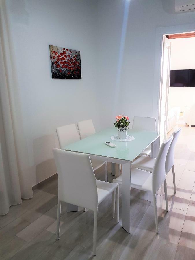 Al Teatro Verdi Luxury Apartment Salerno Exteriör bild