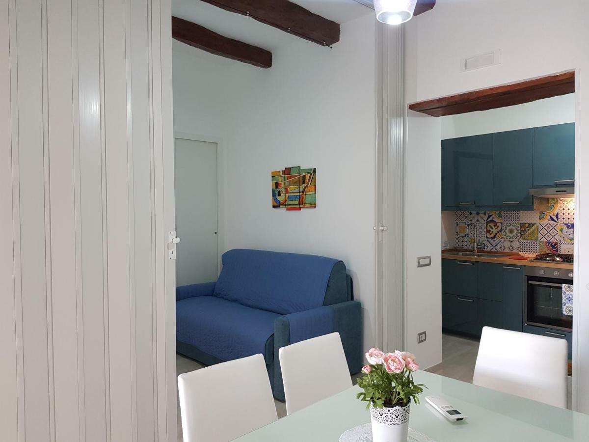 Al Teatro Verdi Luxury Apartment Salerno Exteriör bild