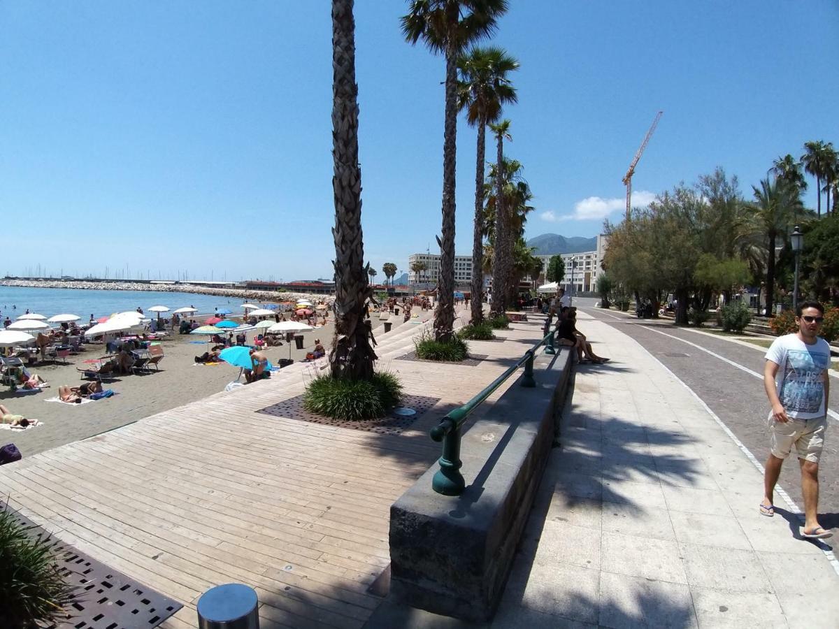 Al Teatro Verdi Luxury Apartment Salerno Exteriör bild