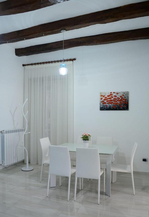 Al Teatro Verdi Luxury Apartment Salerno Exteriör bild