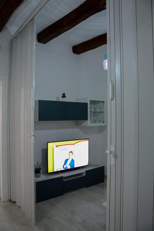 Al Teatro Verdi Luxury Apartment Salerno Exteriör bild