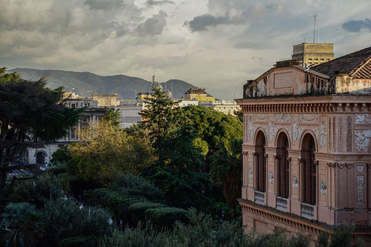 Al Teatro Verdi Luxury Apartment Salerno Exteriör bild